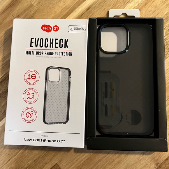 IPhone 13 Pro Max Case Tech 21 case - Picture 3 of 7